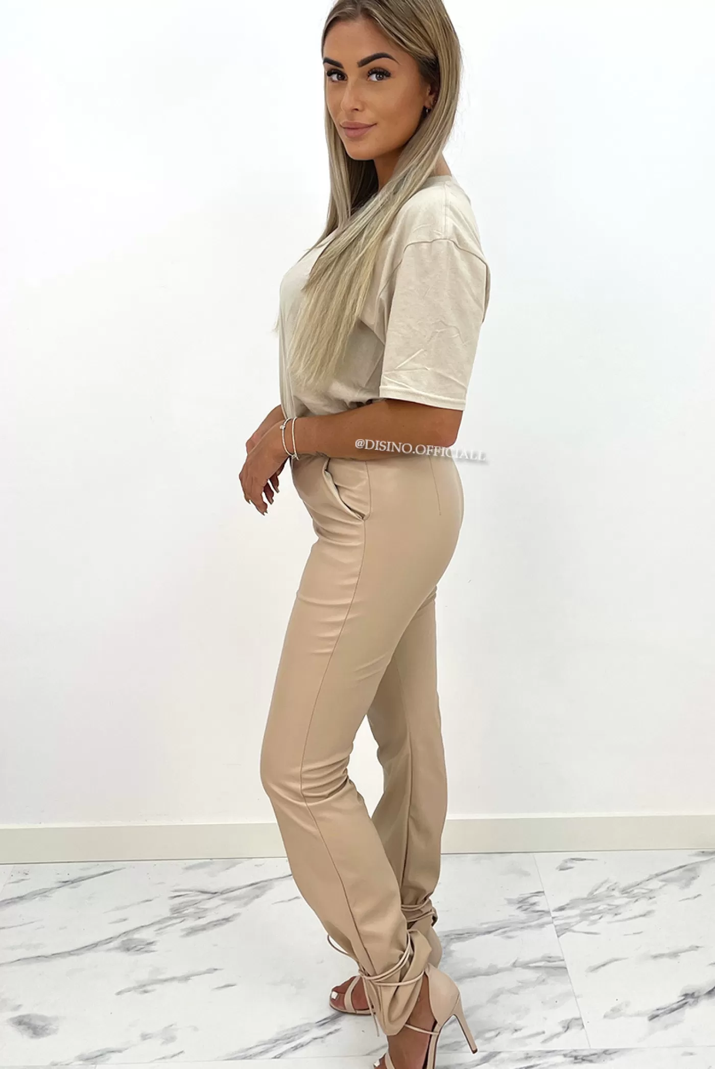 DISINO Beige - 'Monte Carlo' - Premium Quality Oversized Inspired Tee | Vrouw It-Shirts